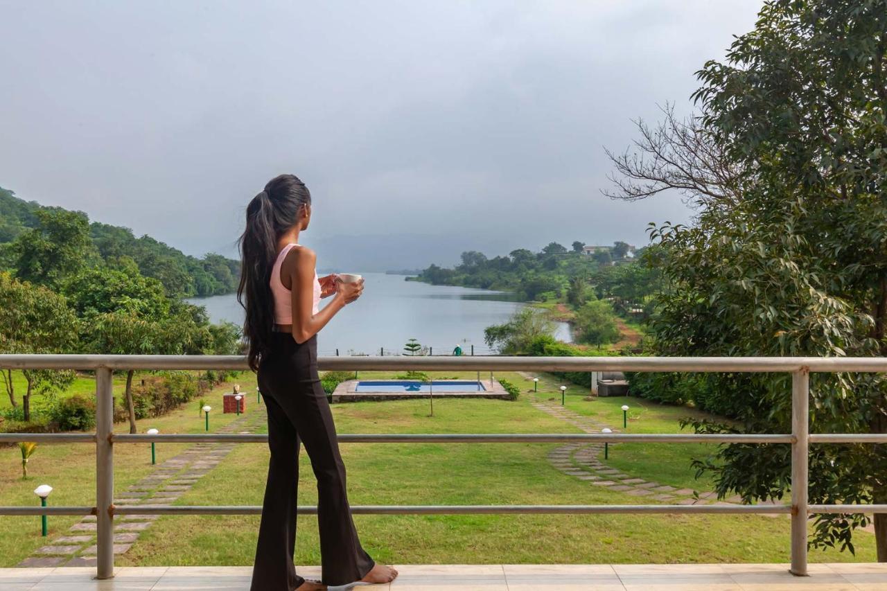 Stayvista'S Shivom Villa 2 - A Serene Escape With Views Of The Valley And Lake Lonavala Dış mekan fotoğraf