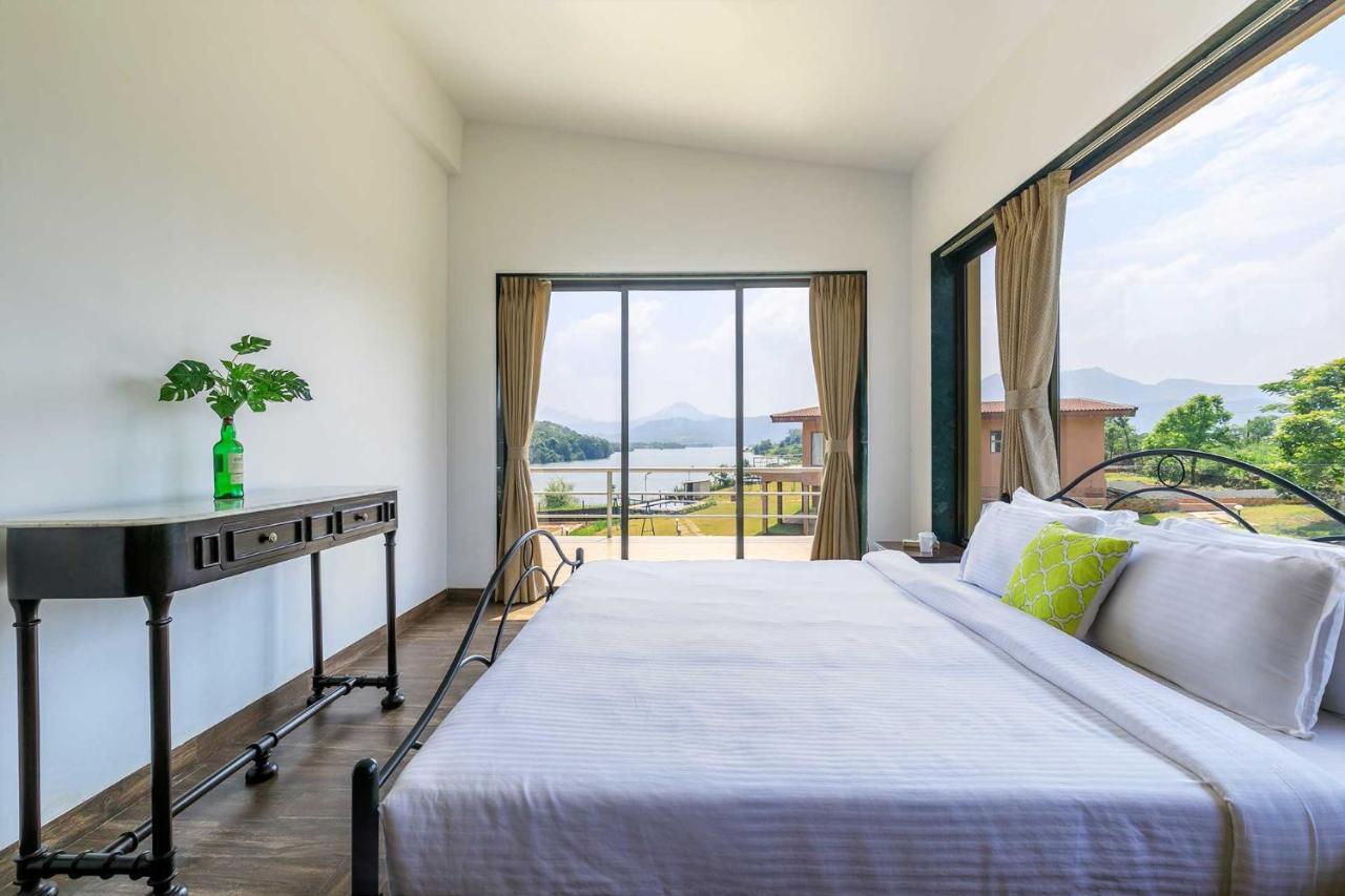 Stayvista'S Shivom Villa 2 - A Serene Escape With Views Of The Valley And Lake Lonavala Dış mekan fotoğraf